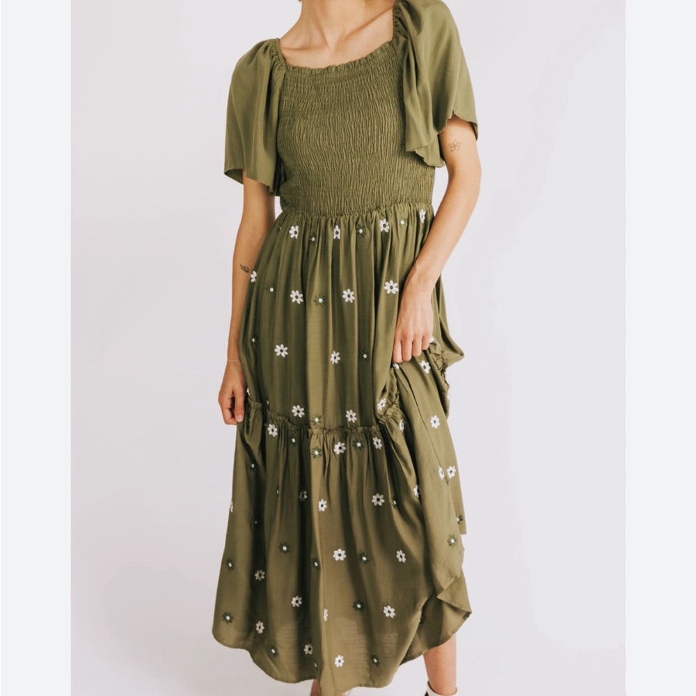Embroidered Flower Dress in Green